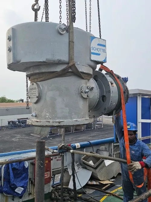 Schottel thruster overhaul with CPP system components