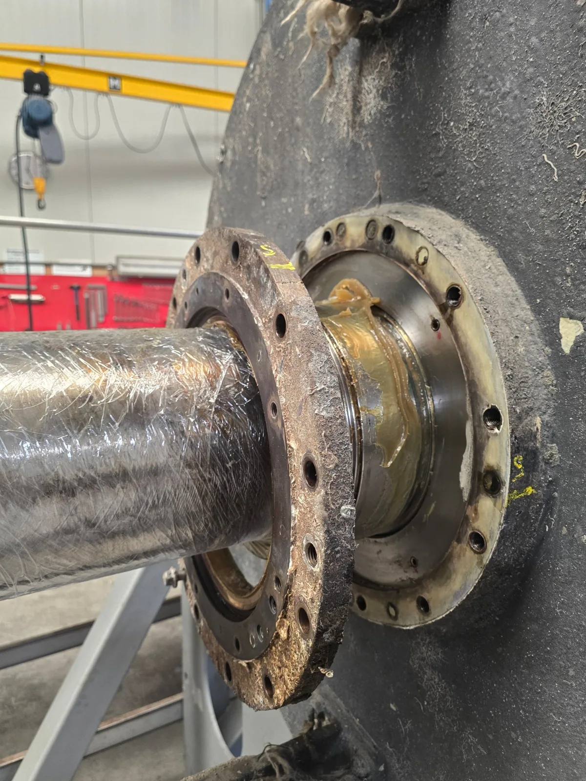 Stern tube shaft seal inspection for vessel propulsion system
