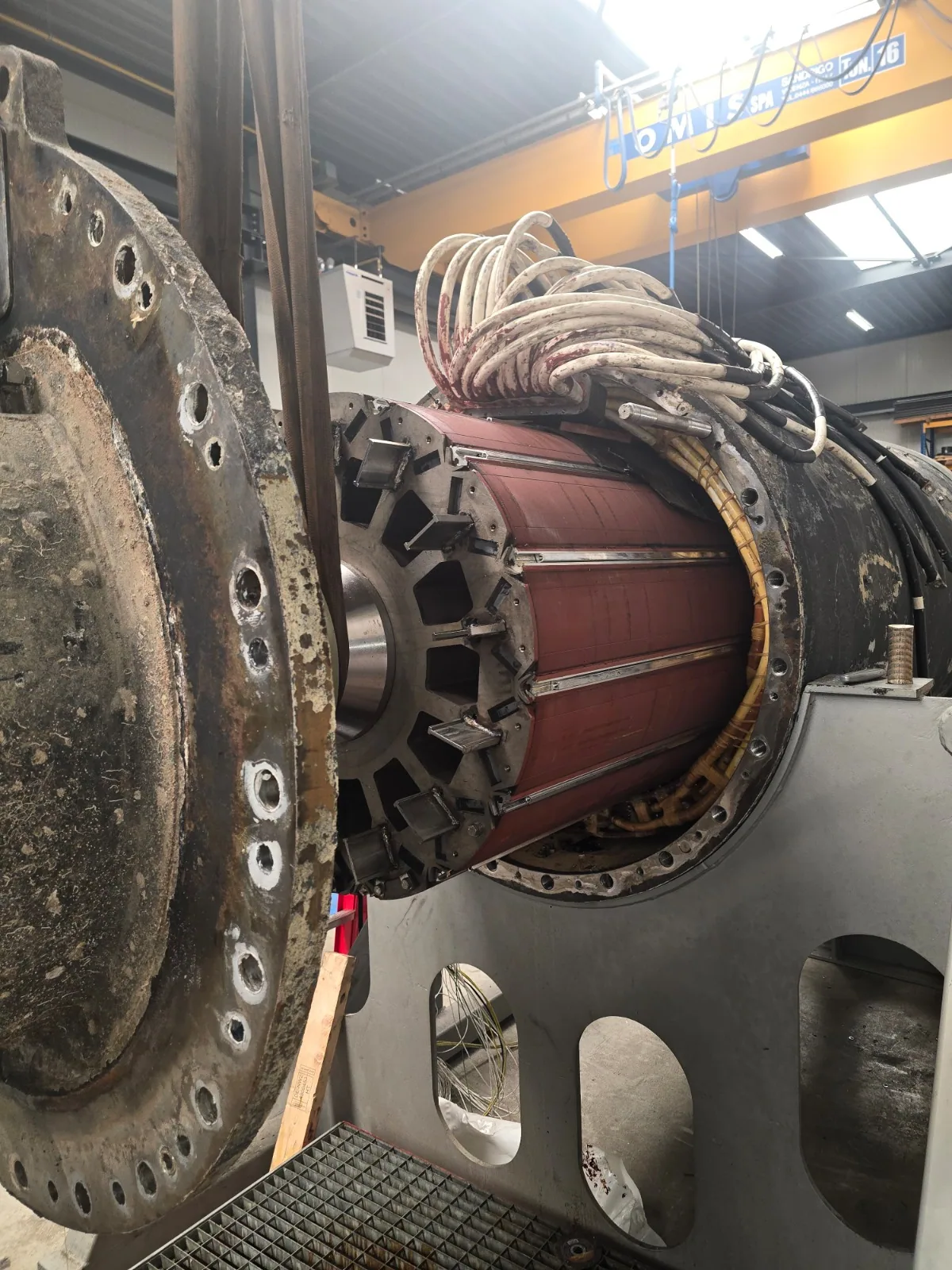 Marine electric motor stator — propulsion drive component