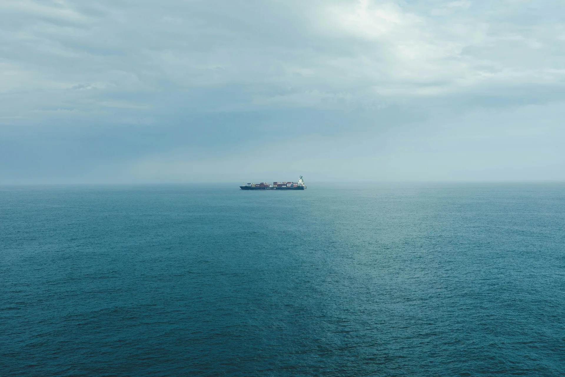 Marine propulsion parts supplier — commercial vessel equipped with CPP system and hydraulic power pack at sea
